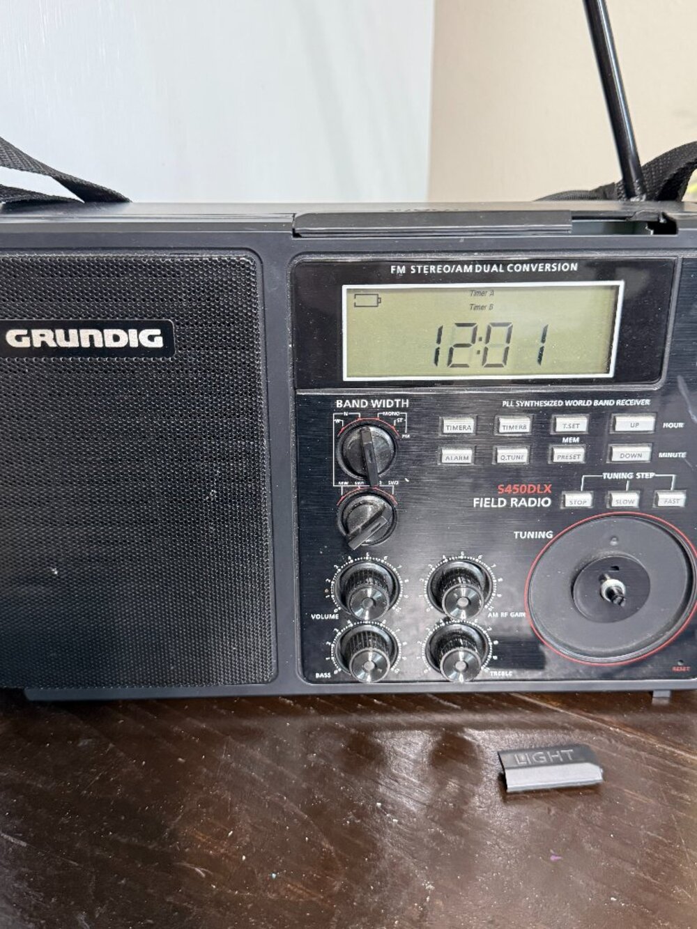 Grundig S450DLX Field Radio FM Stereo /AM Dual Conversion Radio Black - Works